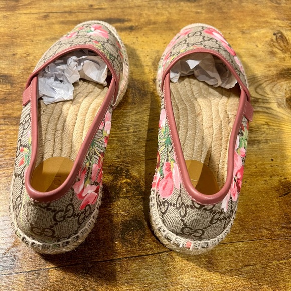 Authentic Gucci espadrille. Size 7 1/2 - Picture 4 of 14